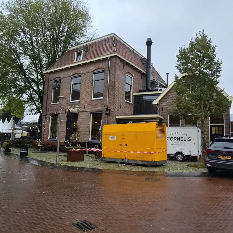Noodaggregaat geplaatst