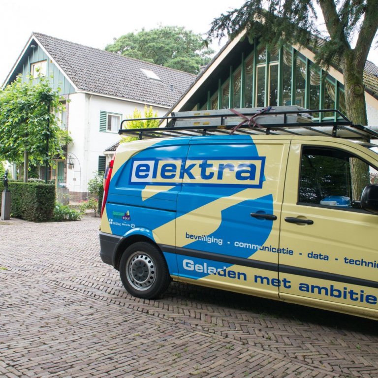 Waterschade onder zwembad